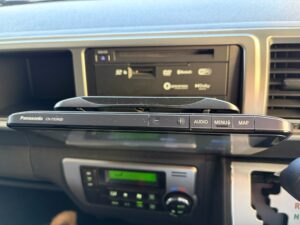 ハイエースワゴンの社外品ナビの写真。